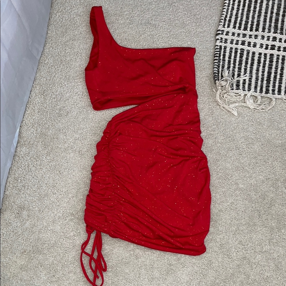 Elegant Red One-Shoulder Dress